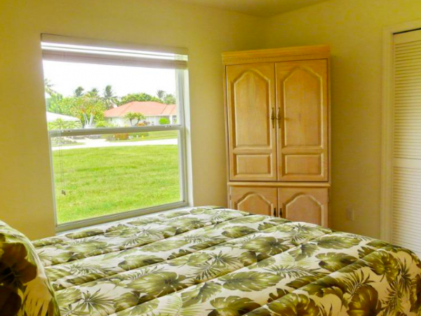 Three Bedroom, 2.5 Bathroom House in Marco Island