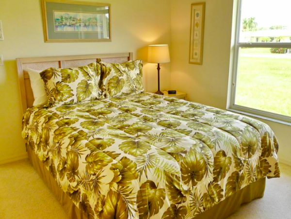 Three Bedroom, 2.5 Bathroom House in Marco Island