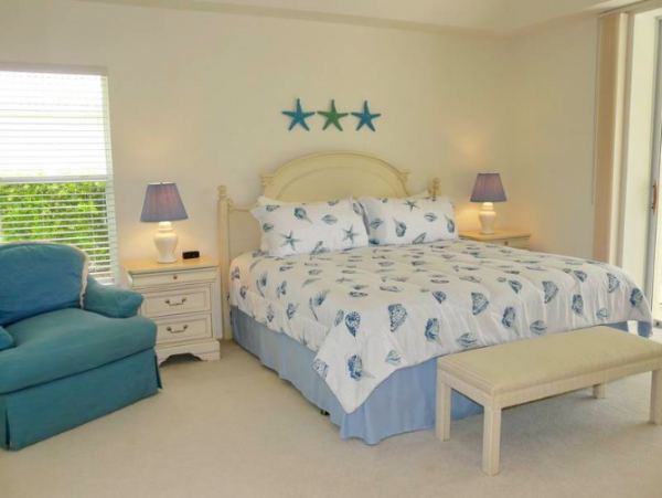 Three Bedroom, 2.5 Bathroom House in Marco Island