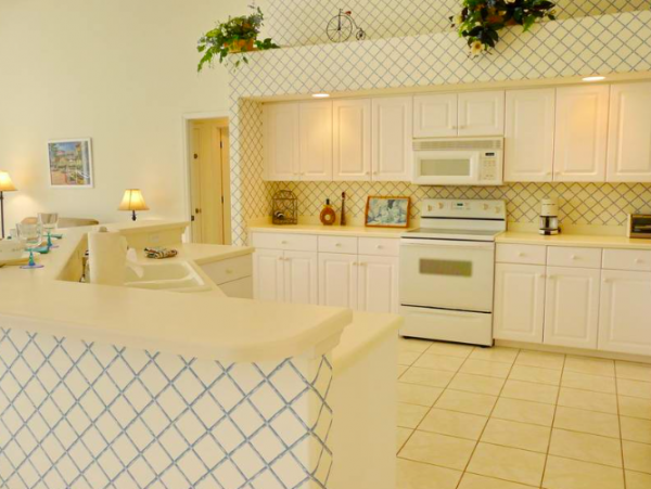 Three Bedroom, 2.5 Bathroom House in Marco Island