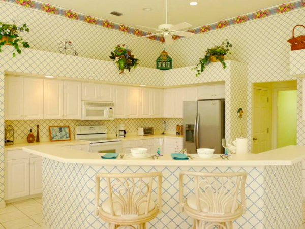 Three Bedroom, 2.5 Bathroom House in Marco Island