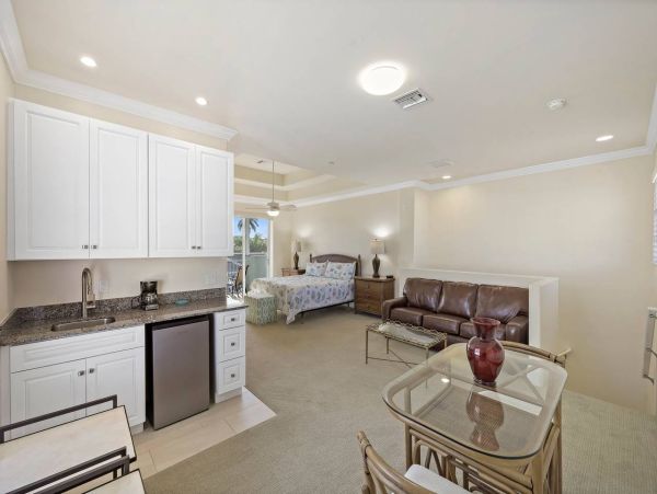 Marco Island Luxury Vacation Home Sleeps Ten Guests.