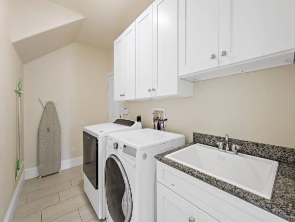 Marco Island Luxury Vacation Home Sleeps Ten Guests.