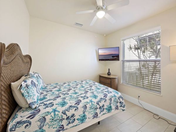 Marco Island Luxury Vacation Home Sleeps Ten Guests.