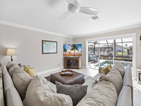 NEW ARRIVAL Marco Island Vacation Home Call Today