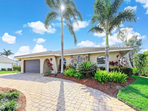 NEW ARRIVAL Marco Island Vacation Home Call Today