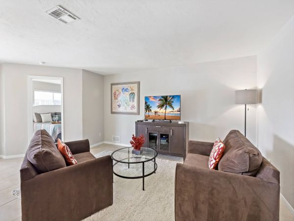 NEW ARRIVAL Marco Island Vacation Home Call Today