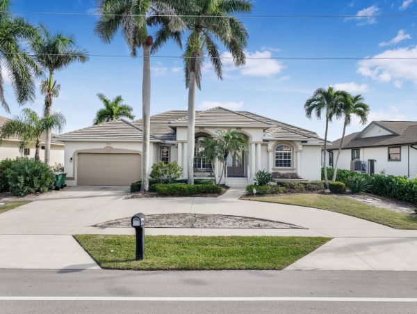 Marco Island Home Away from Home with Bay View