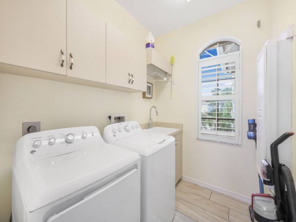 Marco Island Home Away from Home with Bay View