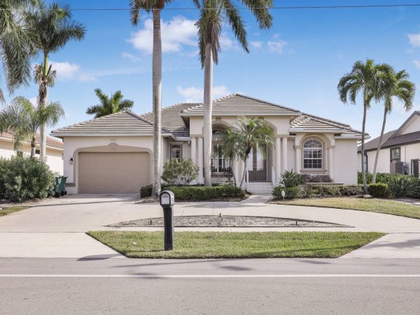 Marco Island Home Away from Home with Bay View