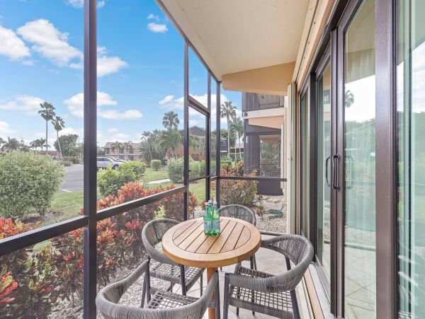 Walk to Beach Ground Level Corner Unit
