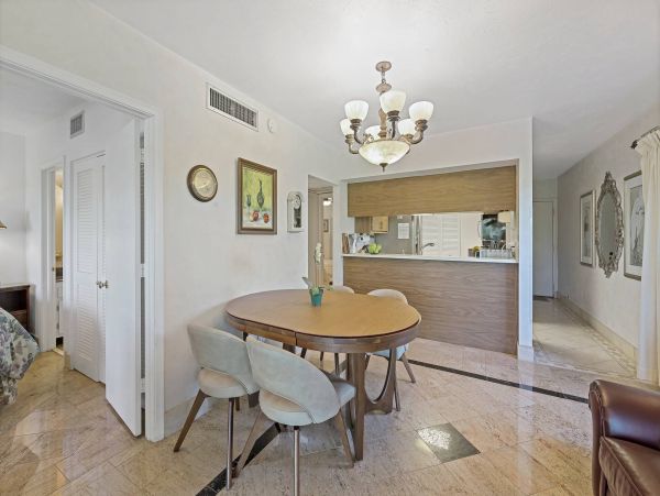Walk to Beach Ground Level Corner Unit