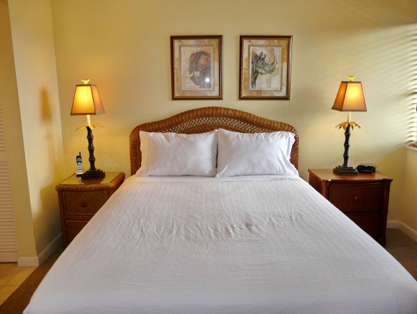 Short Walk to Beach Marco Island Vacation One Bedroom Condo