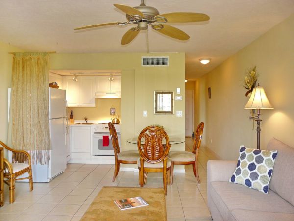 Short Walk to Beach Marco Island Vacation One Bedroom Condo