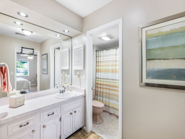 Marco Island Vacation Rental - Luxury 2-Bedroom Beach House with Pool & Golf Views