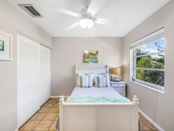 Marco Island Vacation Rental - Luxury 2-Bedroom Beach House with Pool & Golf Views
