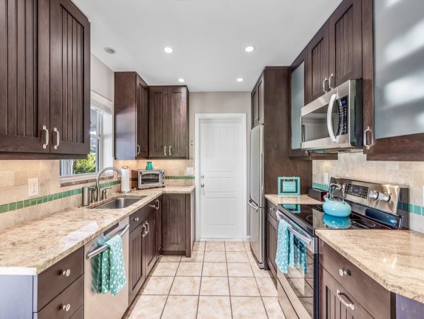 Marco Island Vacation Rental - Luxury 2-Bedroom Beach House with Pool & Golf Views