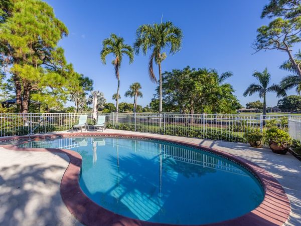 Marco Island Vacation Rental - Luxury 2-Bedroom Beach House with Pool & Golf Views