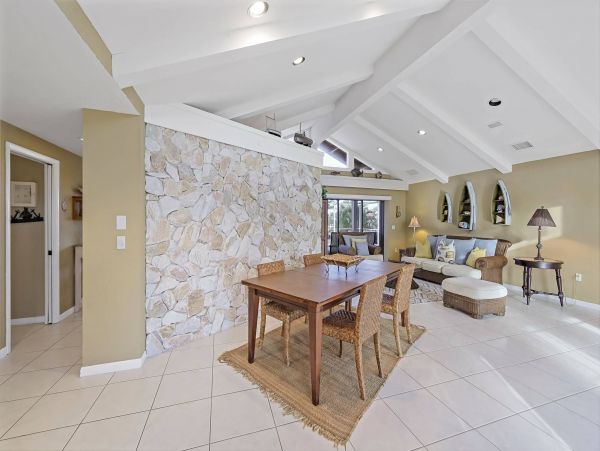 Marco Island Canal Front 3 Bedrooms Home with Caged Pool
