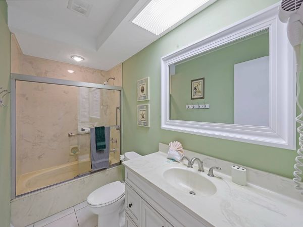 Marco Island Canal Front 3 Bedrooms Home with Caged Pool