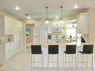 Marco Island Luxury at Its Best Walk to Dining.