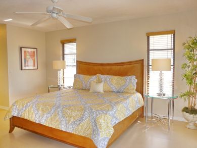 Marco Island Luxury at Its Best Walk to Dining.