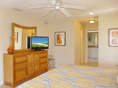 Marco Island Luxury at Its Best Walk to Dining.