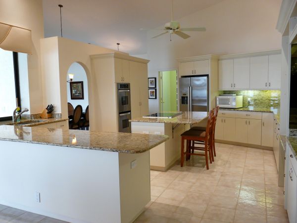 Waterfront Villa With Guest House