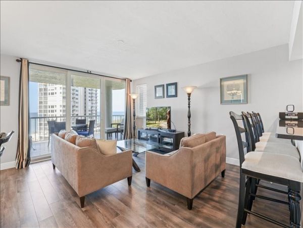 Gulf View Two Bedroom Vacation Condo with Private Beach in Naples