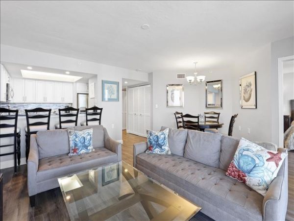 Gulf View Two Bedroom Vacation Condo with Private Beach in Naples