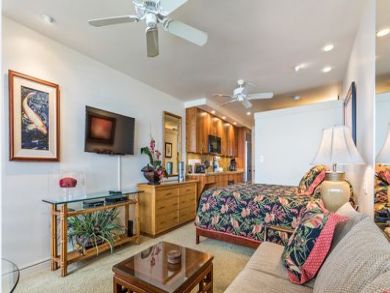 Maui Vacation Rental Right on the beach Pacific Views