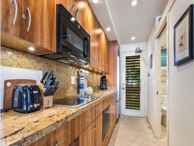Maui Vacation Rental Right on the beach Pacific Views