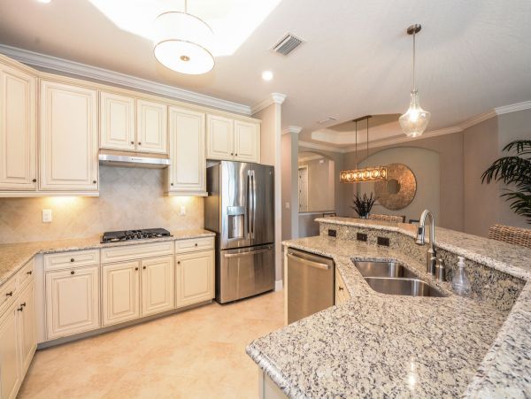 Luxury Naples 4 Bedroom Vacation Home in Fiddler's Creek!