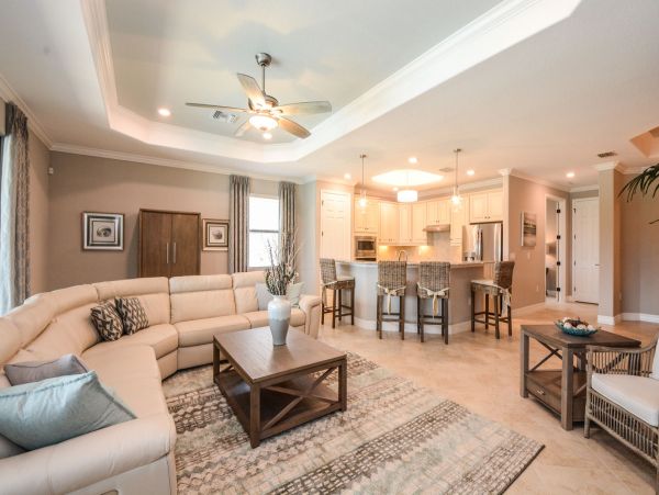 Luxury Naples 4 Bedroom Vacation Home in Fiddler's Creek!
