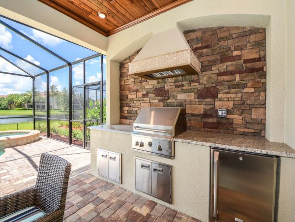 Luxury Naples 4 Bedroom Vacation Home in Fiddler's Creek!