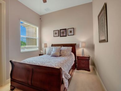 Naples Home 910755