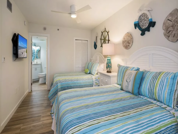 Marco Island Vacation Rental 2 Bedroom Sleeps 5 Guests