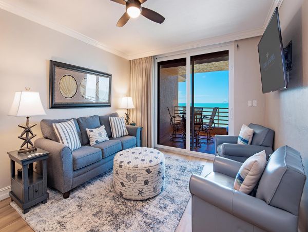 Beachfront Two Bedroom Vacation Condo with Tennis Court