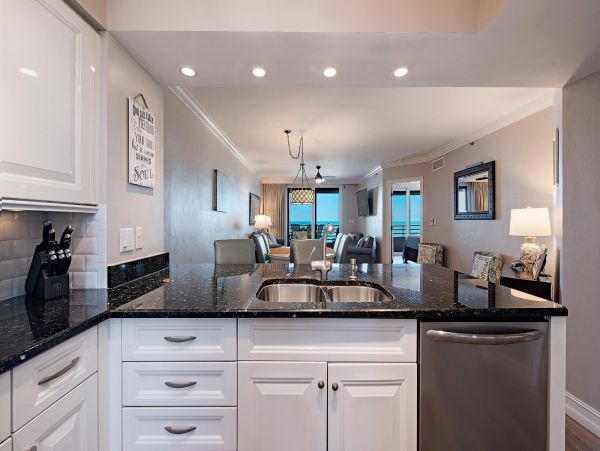 Beachfront Two Bedroom Vacation Condo with Tennis Court