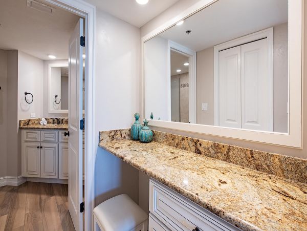 Beachfront Two Bedroom Vacation Condo with Tennis Court