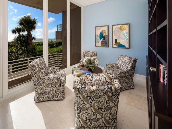 Beachfront Two Bedroom Vacation Condo with Tennis Court