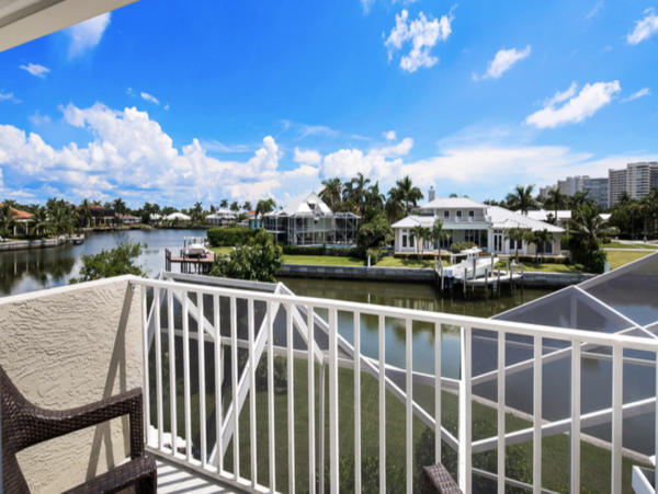 Super Close to Tigertail Beach Luxury Vacation Pool Villa