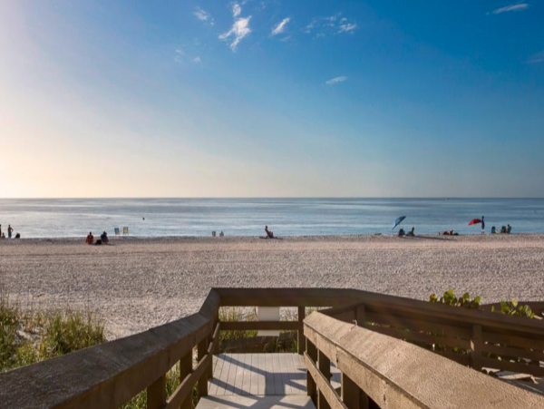 Marco Luxury Beachfront Condo With Ocean Views Sleeps 5
