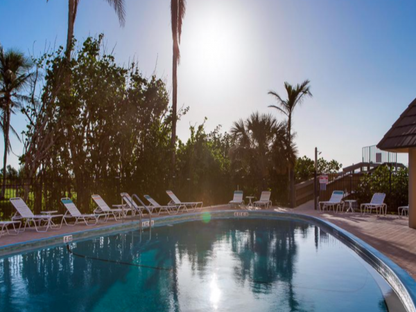 Marco Luxury Beachfront Condo With Ocean Views Sleeps 5