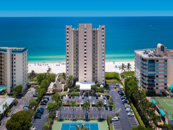 Marco Luxury Beachfront Condo With Ocean Views Sleeps 5