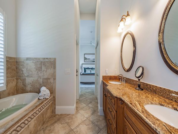 Marco Island Vacation Rentals Near South Beach - Luxury Marco Island Home