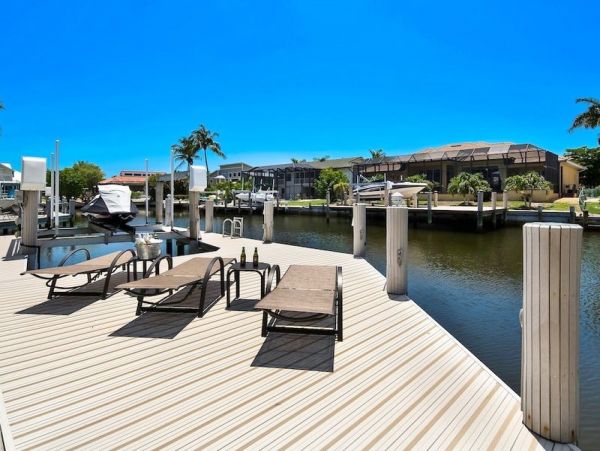 Marco Island Vacation Home Sleeps Eight Guests Private Pool