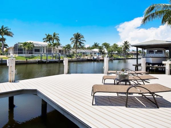 Marco Island Vacation Home Sleeps Eight Guests Private Pool