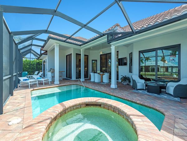 Marco Island Vacation Home Sleeps Eight Canal View