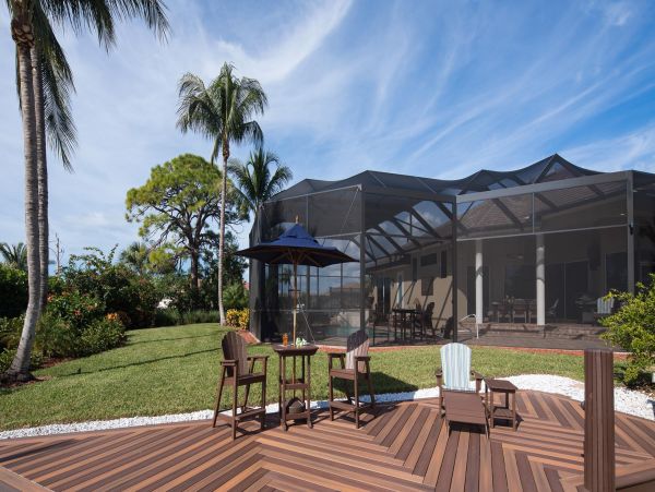 Canal Front  Vacation Home with Caged Pool in Marco Island